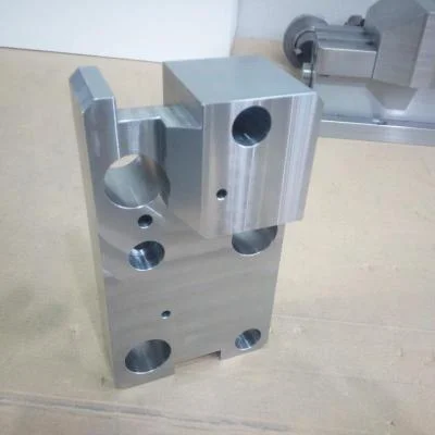 Hochpräzise CNC gefrästes Bauteil aus X155CrMoV121 Werkzeugstahl für Präzisionswerkzeuge der Automobilindustrie