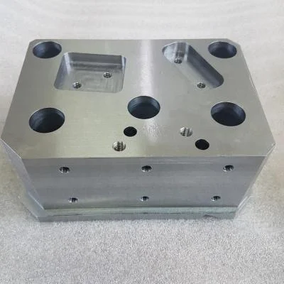 Komplexes CNC gefertigtes Bauteil für ein Extrusionswerkzeug aus 1.2379 Werkzeugstahl für die Automobilindustrie