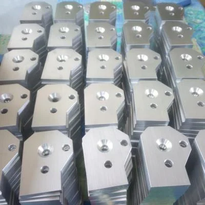 Präzise CNC gefräste Aluminiumblöcke in einer Serienfertigung